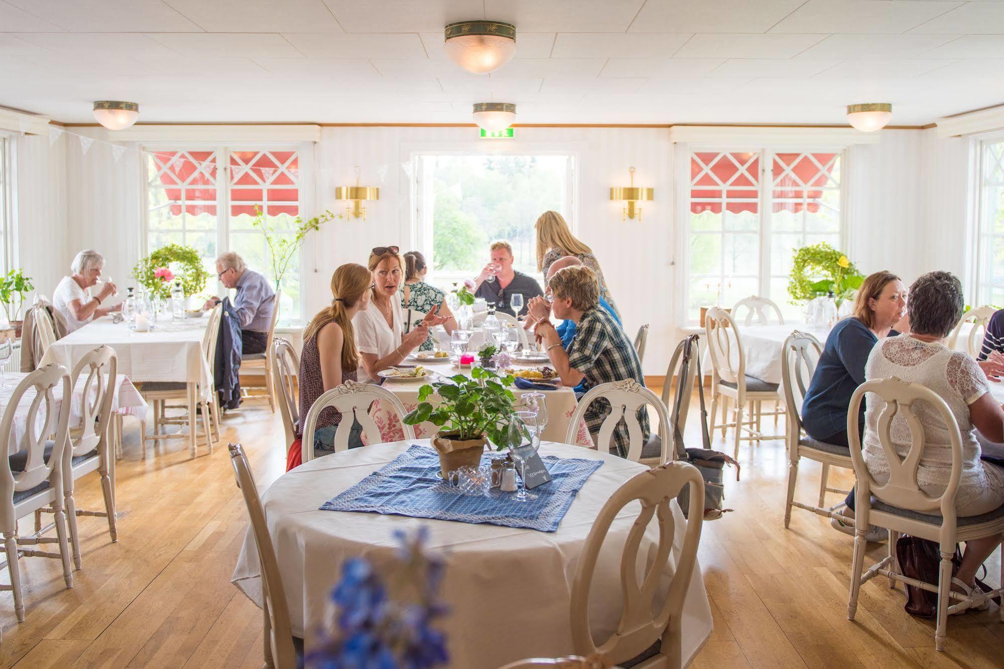 Två Skyttlar 3* Örby